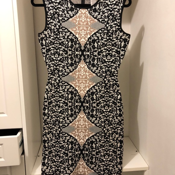BCBG size Small bodycon dreas - Picture 2 of 3